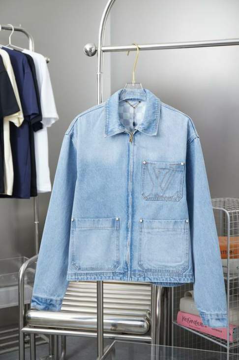 Picture of Louis Vuitton Jackets _SKULVS-XLhgntx0631592